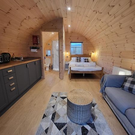 Hotel Lois' Pod With Hot Tub, Near Airport Bristol Esterno foto