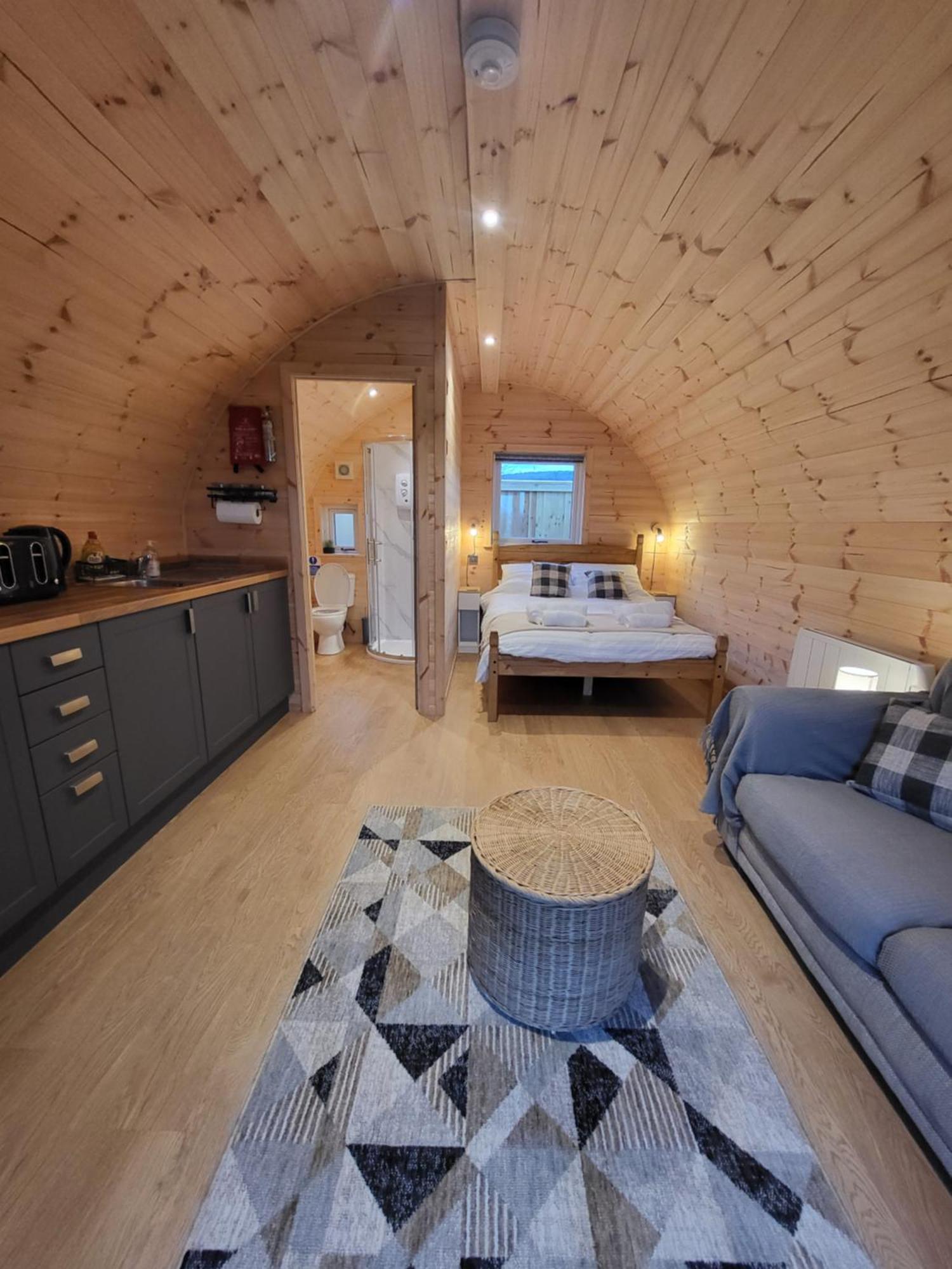 Hotel Lois' Pod With Hot Tub, Near Airport Bristol Esterno foto